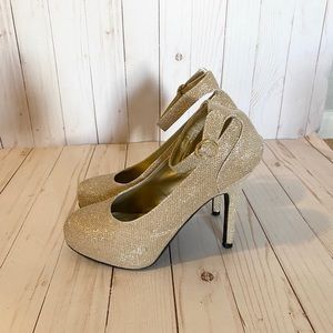 {Madeline girl} Gold Glitter Platform Heels